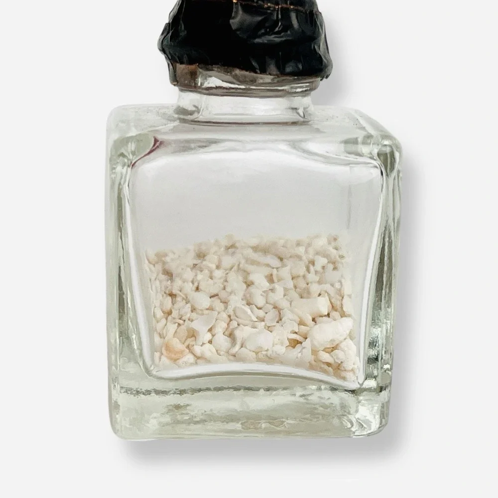 Pottery Barn‎ Cowrie Shell & Sand Place Card Holder Set 2 Bottle Beach Holders